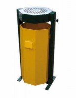 Kovový venkovní odpadkový koš s popelníkem, objem 60 l, skladem